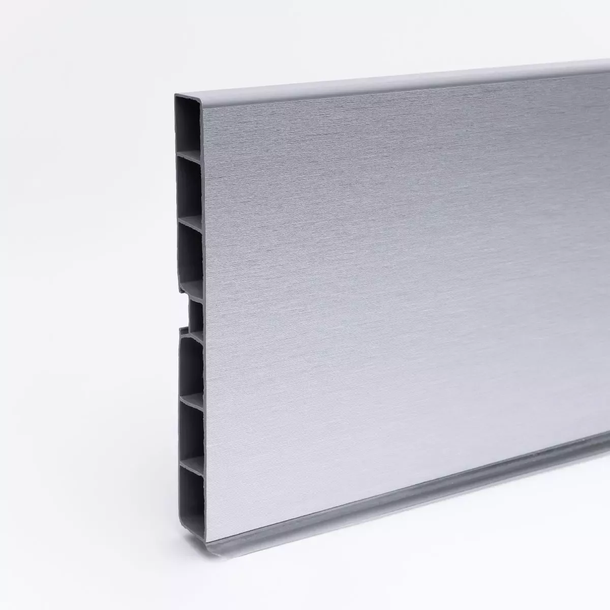 Sockelblende KS100 – Gebürstetes Aluminium, 100mm Höhe