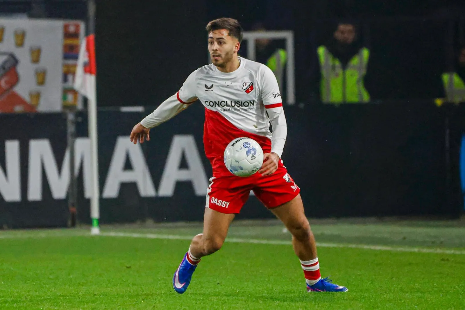Souffian El Karouani im Trikot des FC Utrecht