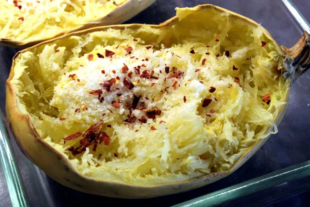 Spaghettikürbis mit frischen Kräutern