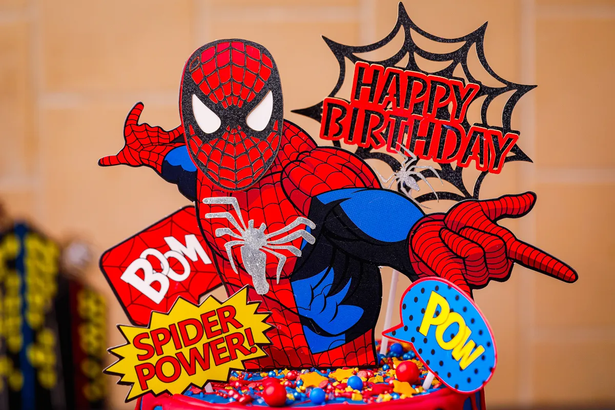 Spiderman Torte einfache Geburtstagstorte jungen superhelden marvel