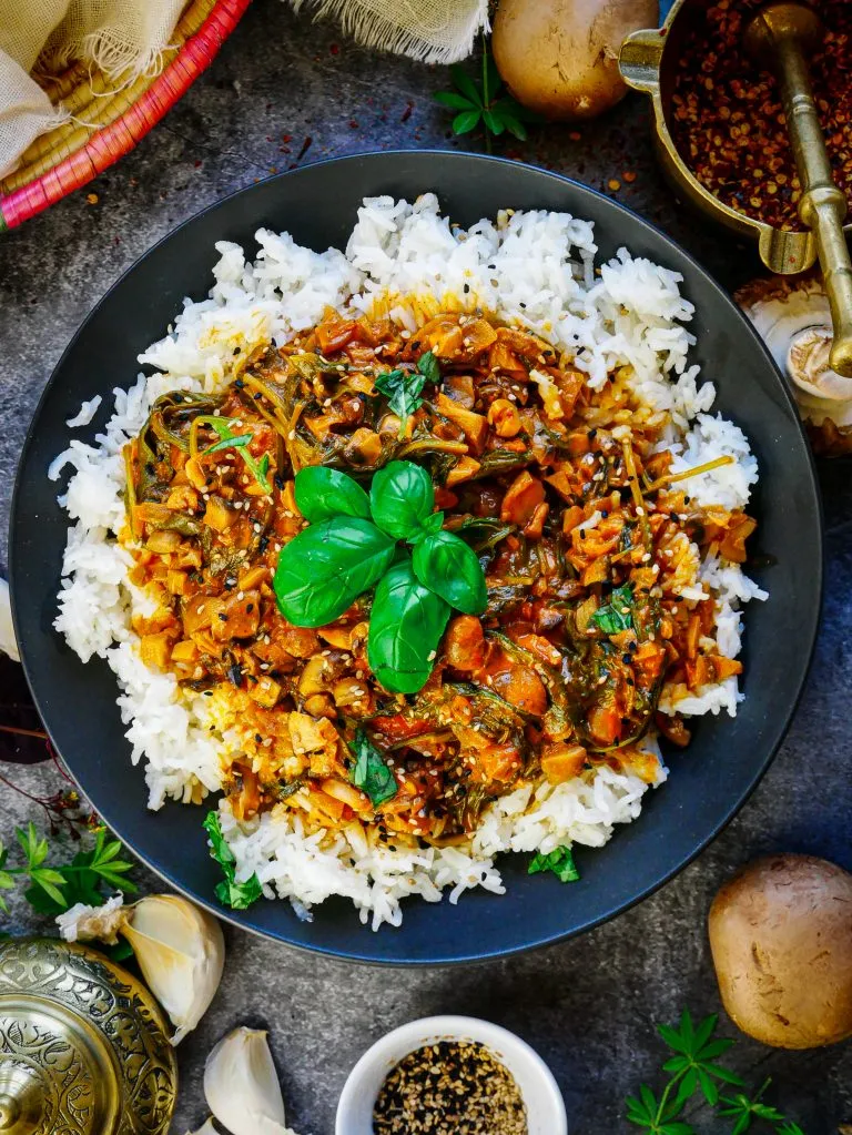 Spinat-Kokos-Champignon Curry, ein schnelles Rezept aus wenigen Zutaten