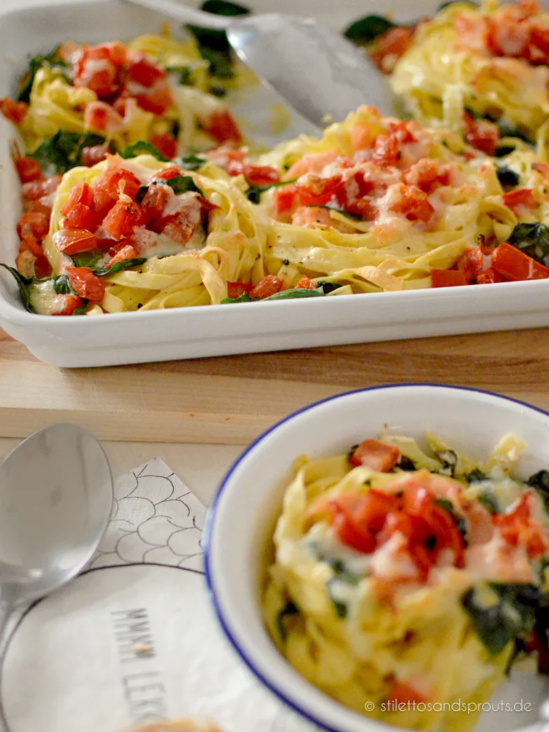 Spinat-Lachs-Nudelnester – gesunde Rezepte mit Fisch