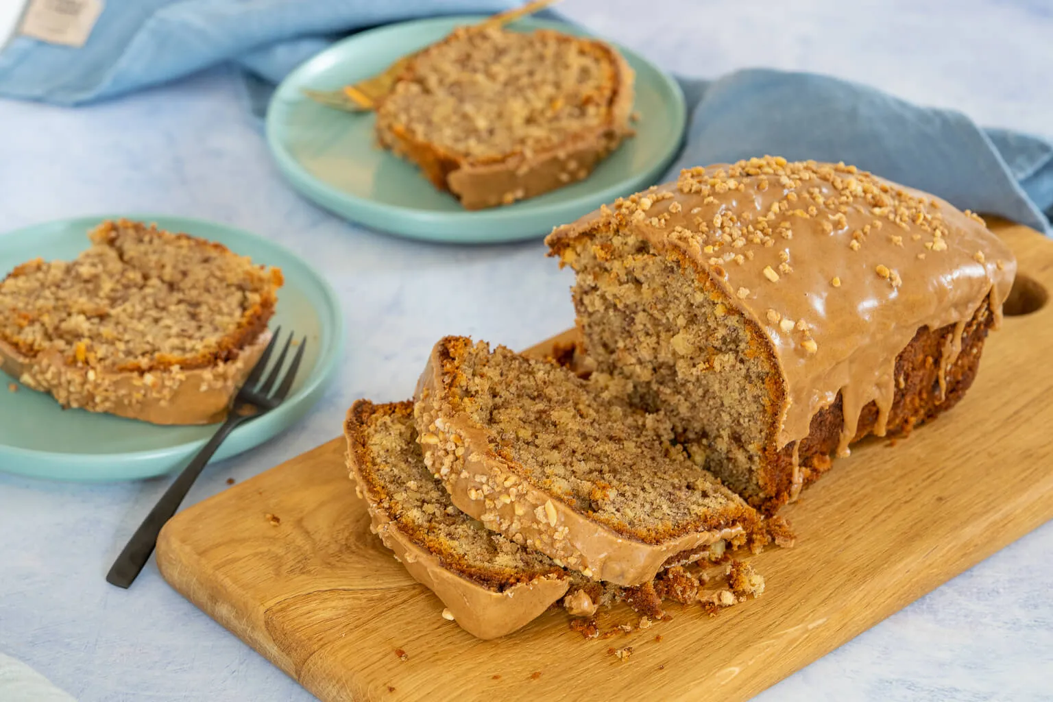 Super saftiger Nusskuchen aus der Kastenform