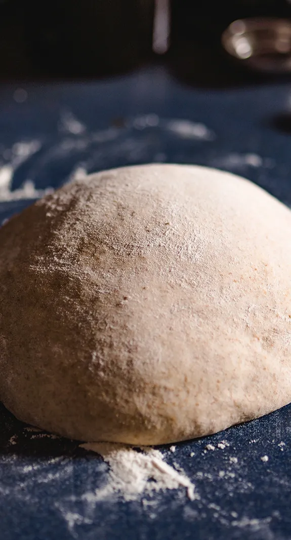 Teig für Brot im Topf