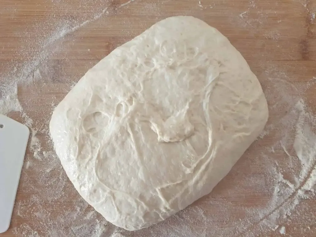 Teig nach dem Gehen und vor dem Schneiden