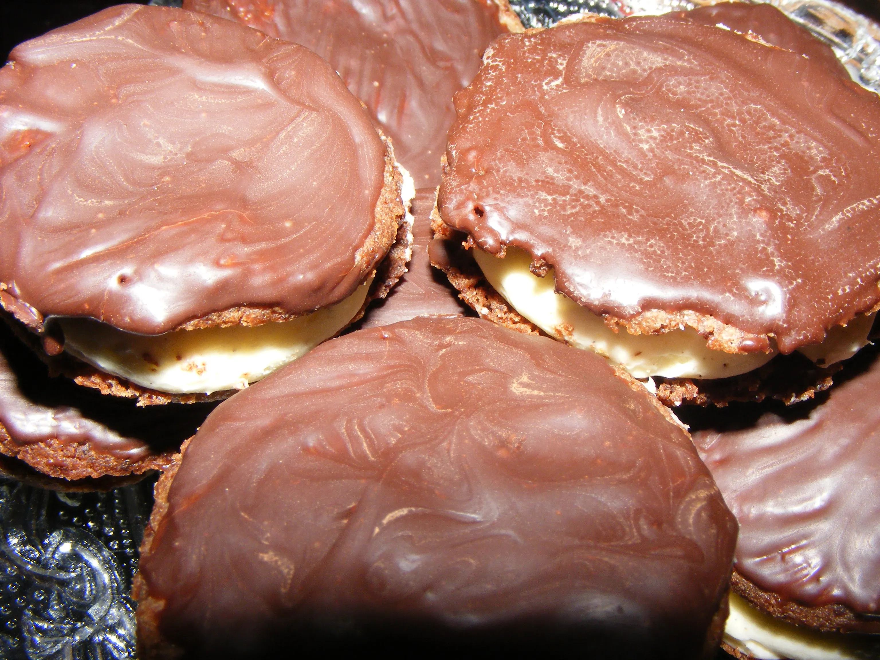 Teigzutaten bereit zum Mischen