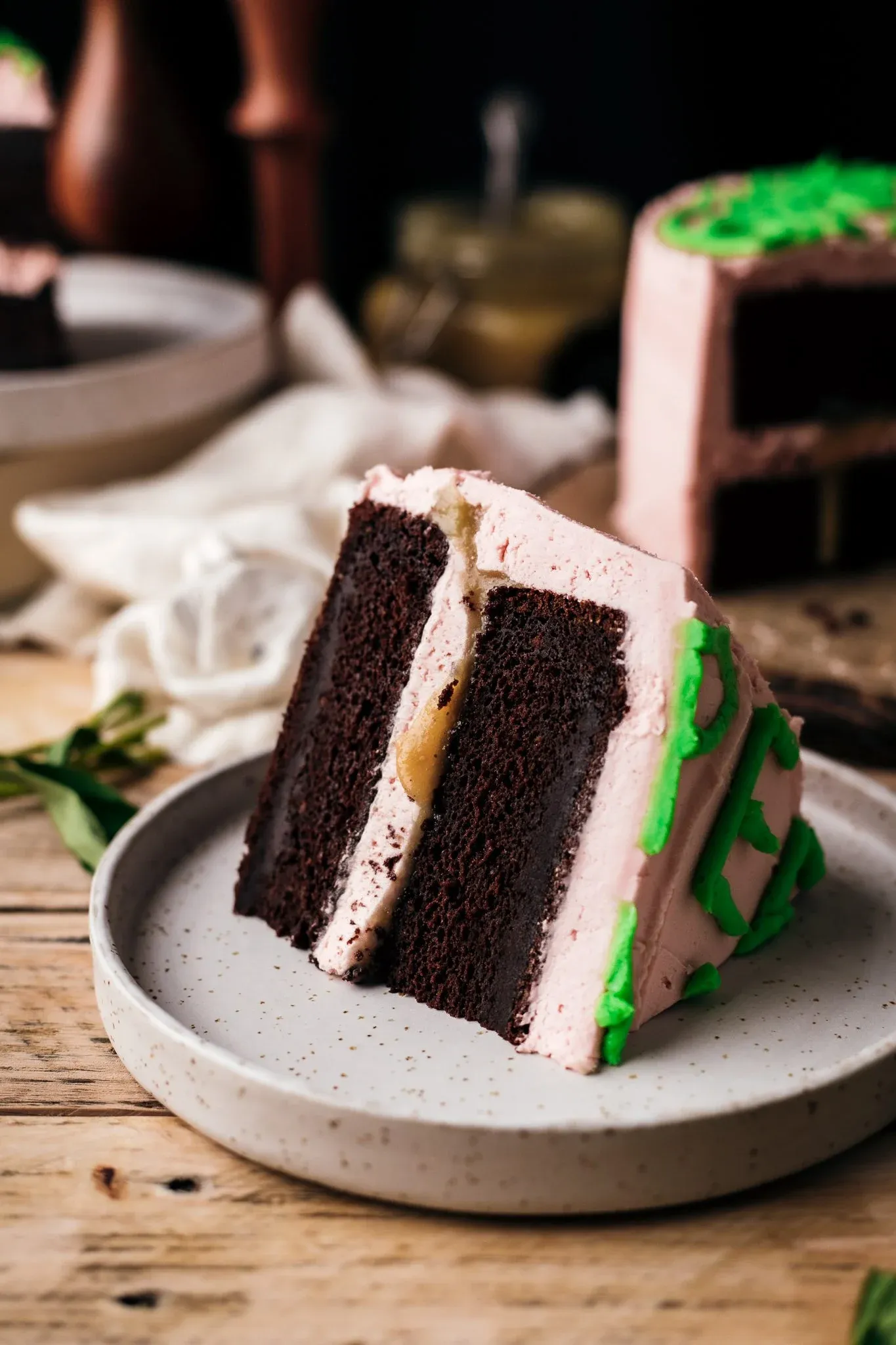 Teller mit Geburtstagskuchen