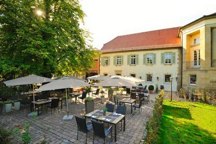 Terrasse des Restaurants Gutsschenke im Schlosshotel Monrepos