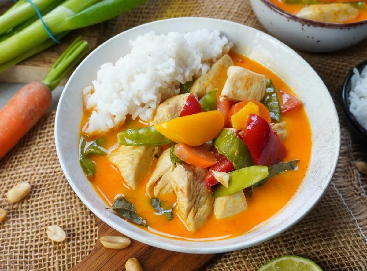 Thai Curry mit Hähnchen und Gemüse
