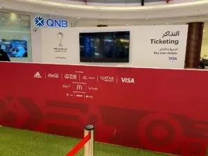 Tickets für den FIFA Arabic Cup in einem Einkaufszentrum