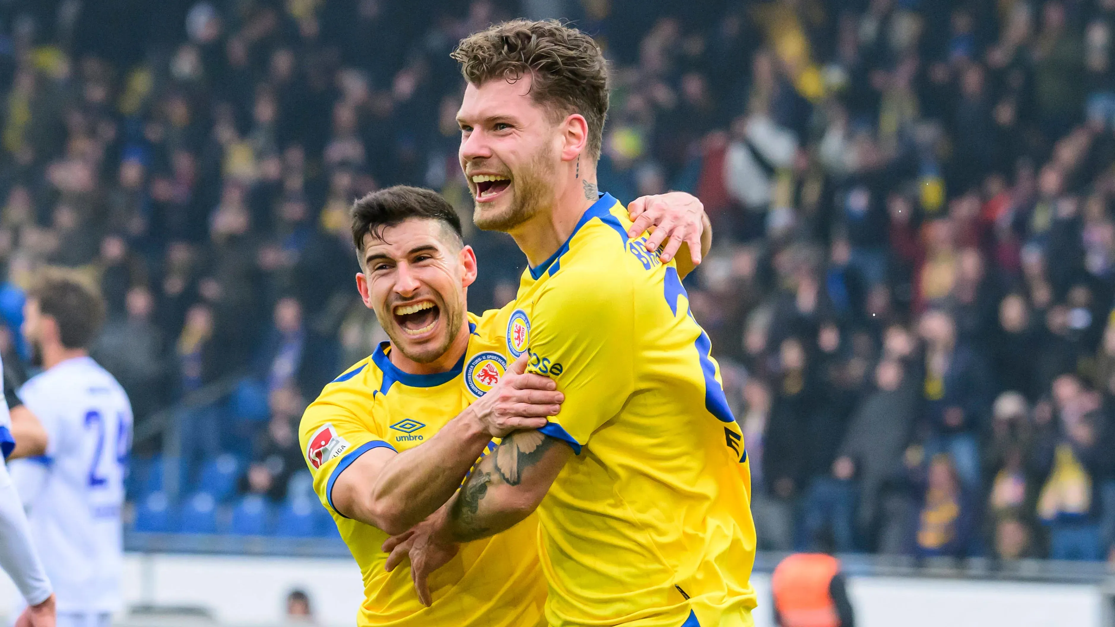 Torjubel der Spieler von Eintracht Braunschweig