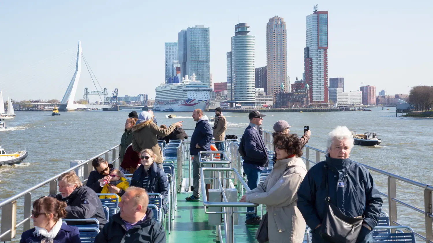 Touristische Hafenrundfahrt in Rotterdam