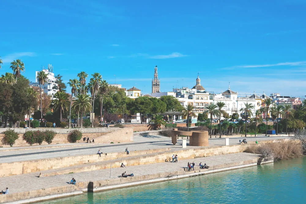 Triana Viertel am Fluss in Sevilla, Andalusien