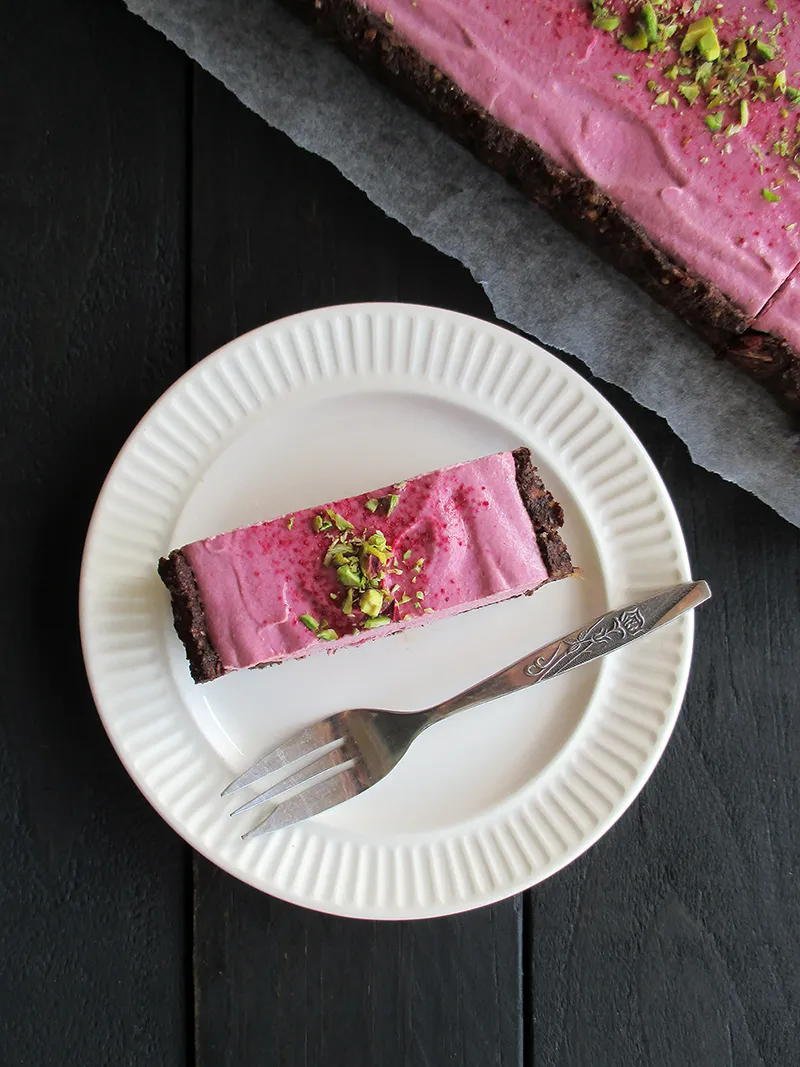 Vegane Glutenfreie Fruchtgesüßte Himbeer-Schoko-Torte ohne Backen Rezept 6