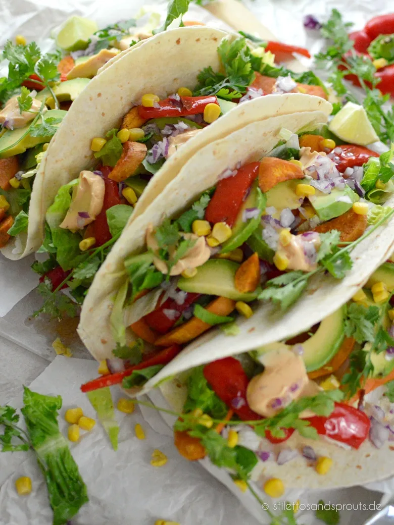 Vegane Tacos mit Süßkartoffeln und Avocado