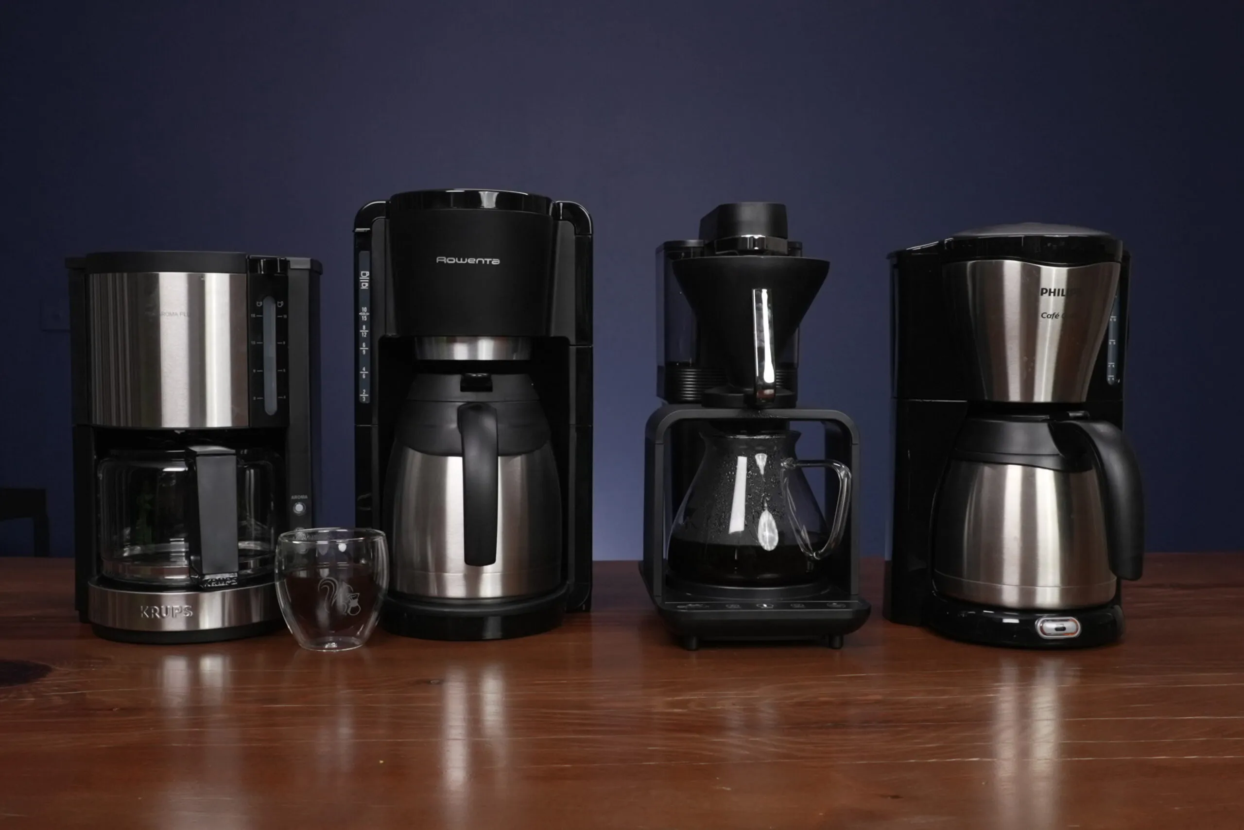 Vergleich von Thermoskanne und Glaskanne