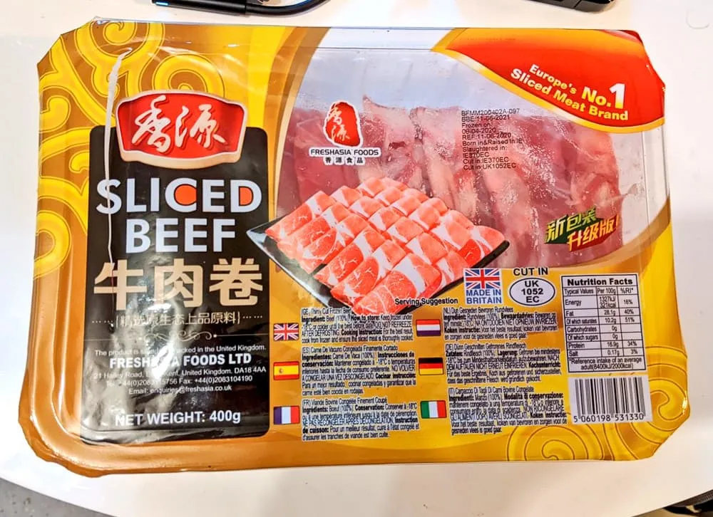 Verpacktes, gefrorenes Rindfleisch in dünnen Scheiben