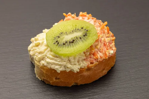 Vitaminreiches Rohkost Sandwich mit Sellerie und Karotte