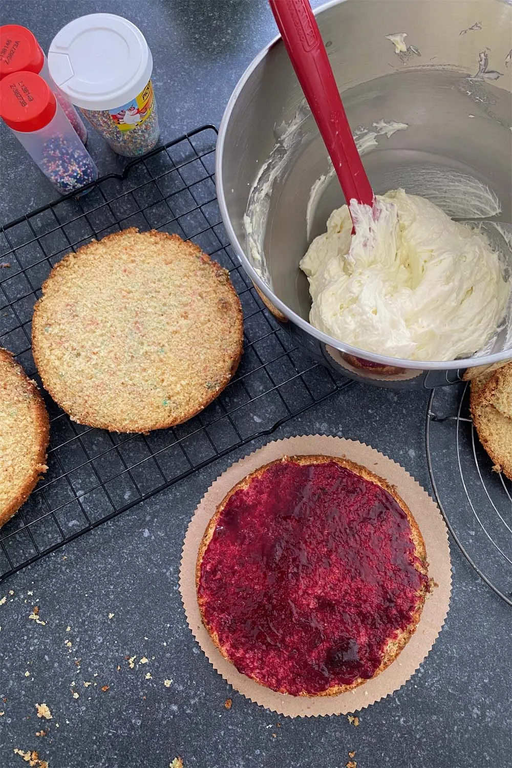 Vorbereitungsschritte für den Funfetti Birthday Cake Teig