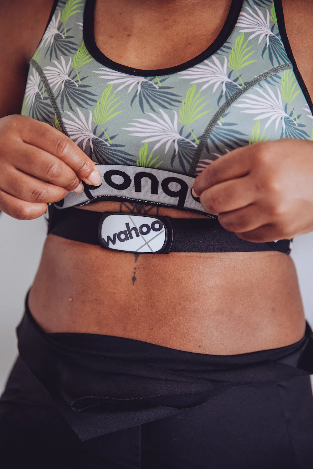 Wahoo TICKR X am Arm getragen