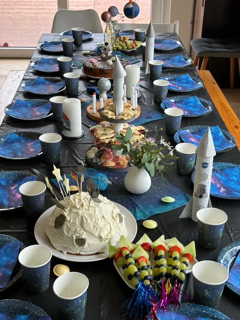 Weltraum-Kuchen Mottoparty