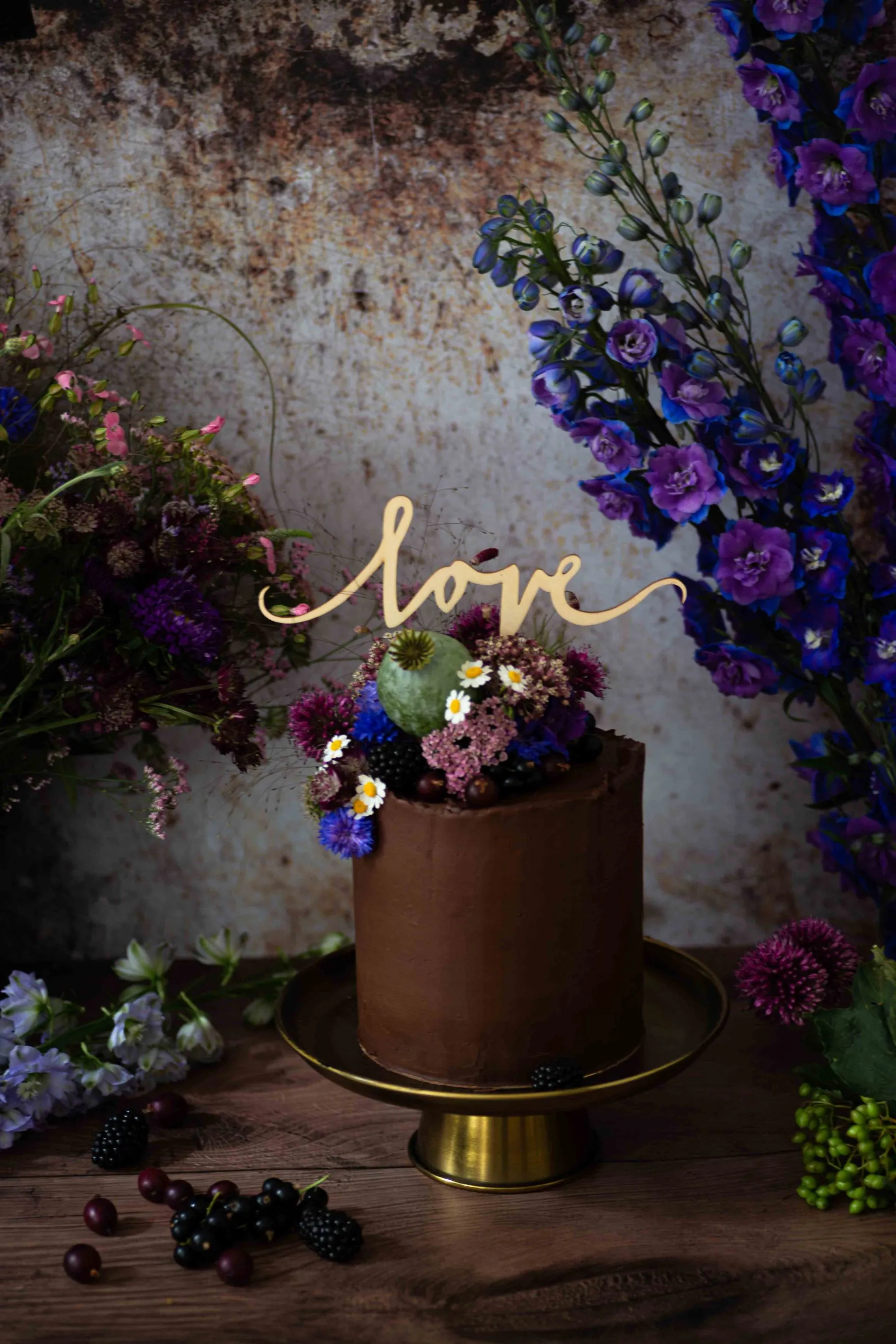 Werkzeuge und Zutaten für das Hochzeitstortenbacken