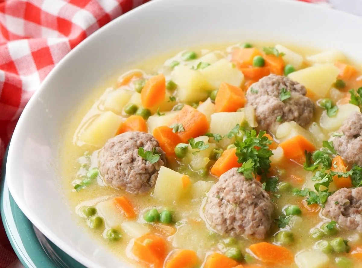 Wikingertopf mit Hackbällchen und Kartoffeln