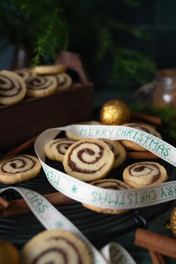 Zimtschnecken-Plätzchen frisch gebacken