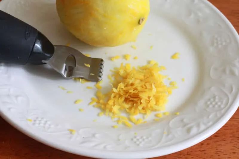 Zitronenschale abreiben prep 4