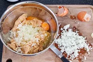 Zutaten für Rösti vermengen