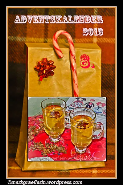 Zutaten für weißen Glühwein: Gewürze und eine Flasche Gewürztraminer