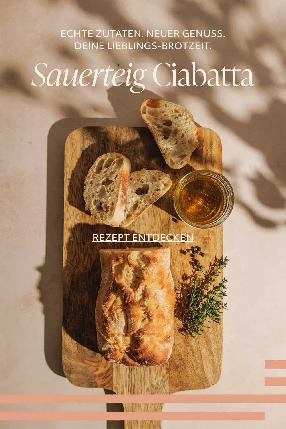 Zwei goldbraun gebackene Sauerteig Ciabatta Brote